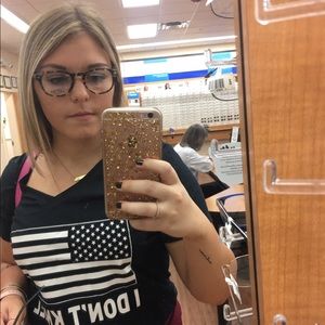 Meet your Posher, Casey